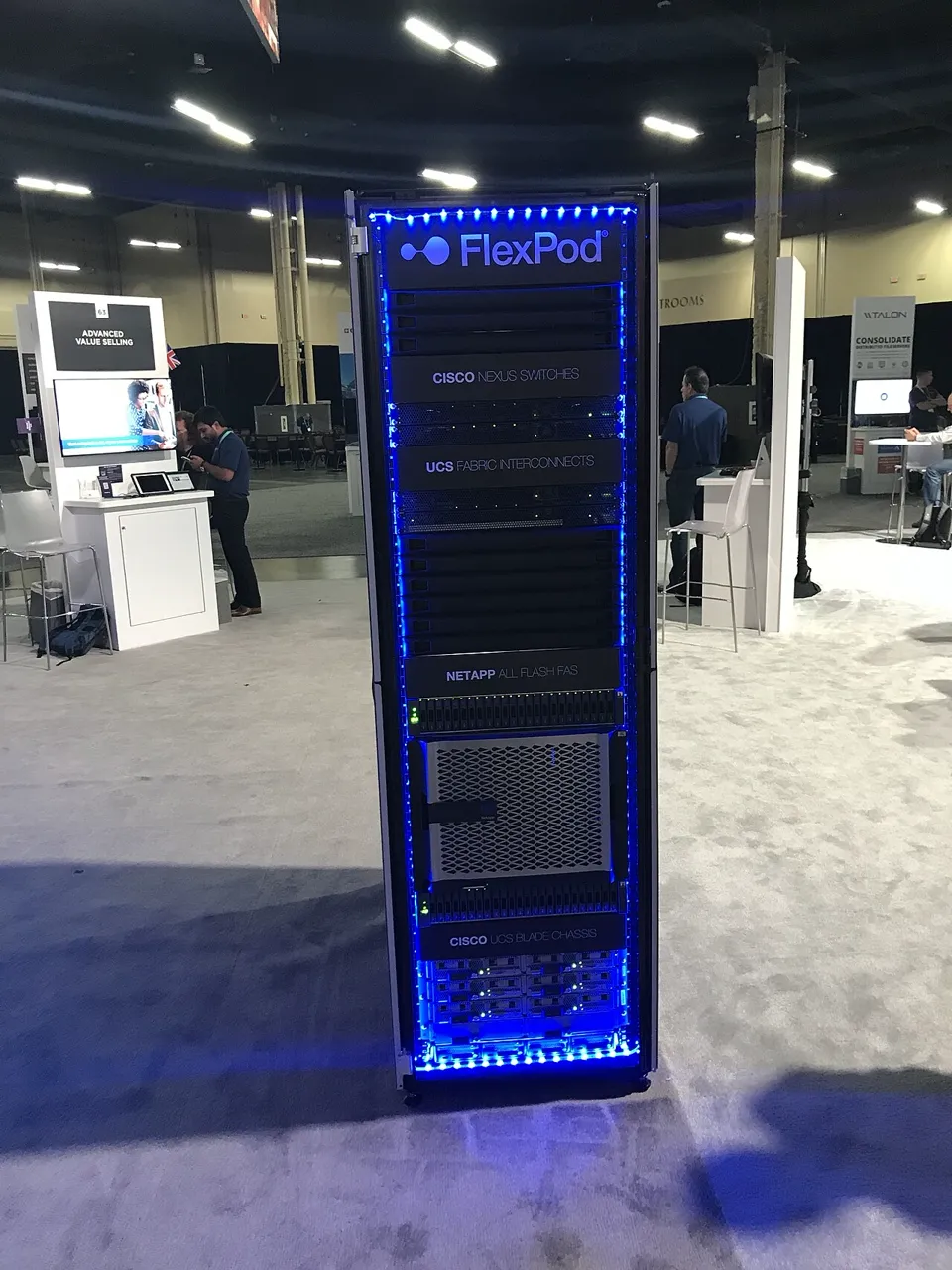 FlexPod converged infrastructure rack with NetApp storage