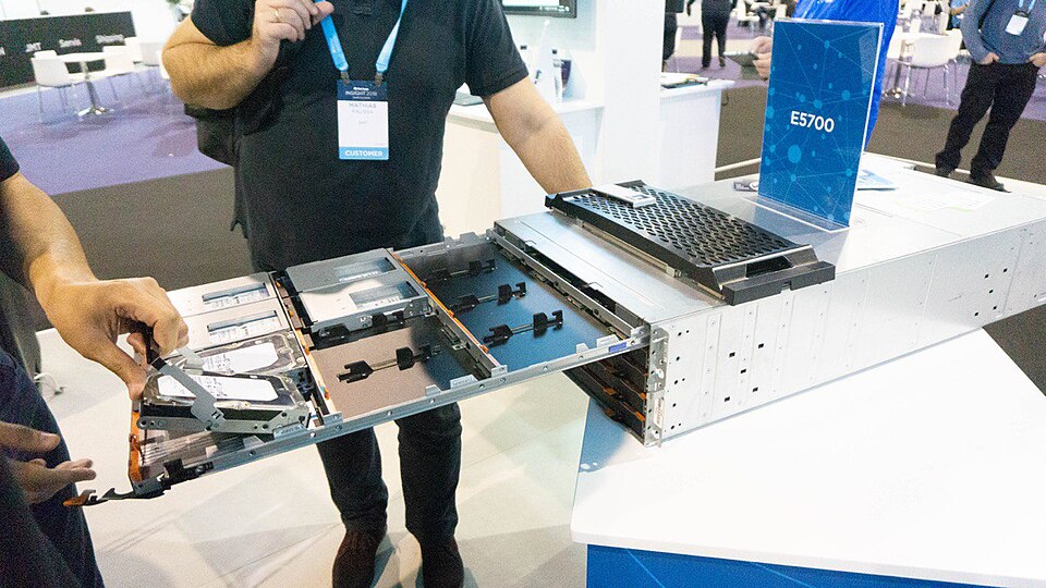 NetApp E5700